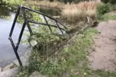 Russenweiher: Ufer abgebrochen. 